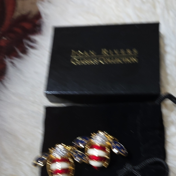 Joan Rivers Patriotic Bee Brooches - Red, White, Blue, Gold - Picture 7 of 7